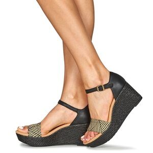 Clarks Rose Ease Black Platform Wedge Sandal Chevron Pattern Women’s Size 7